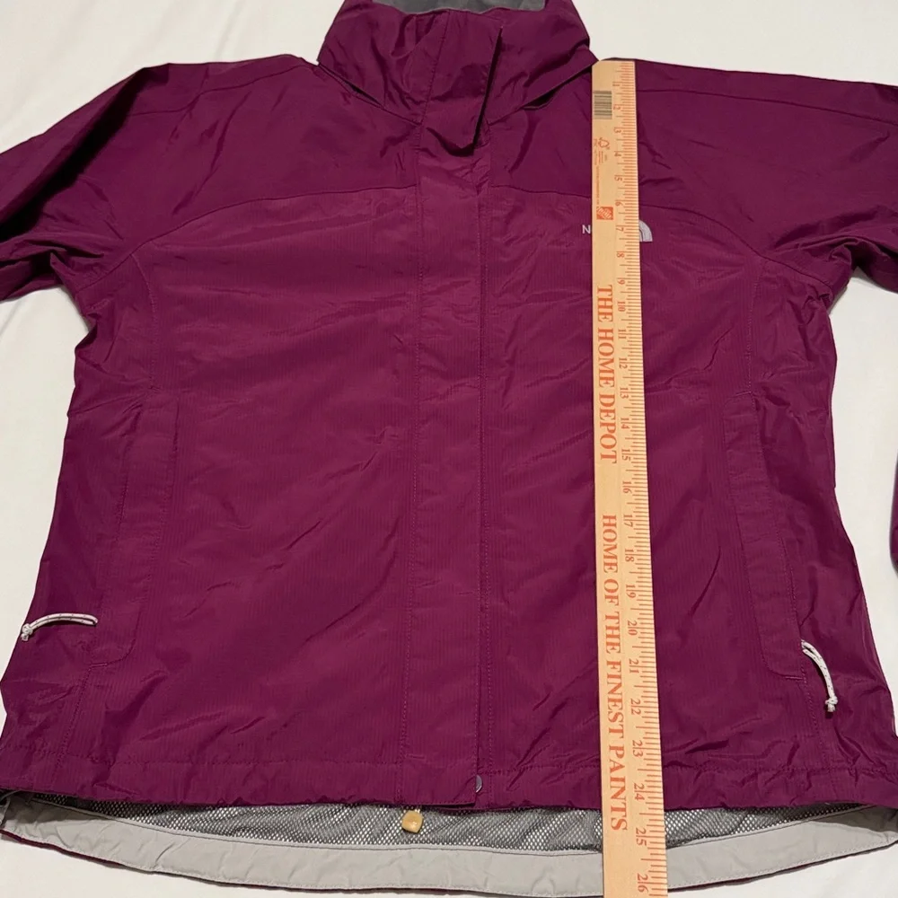 The North Face Women's Magenta Jacket with Packable Hoodie M - Picture 4 of 8